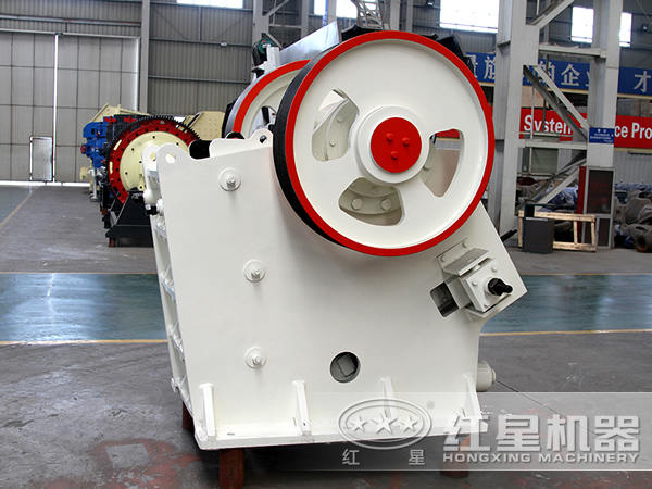 時產(chǎn)超500噸顎式破碎機(jī)型號